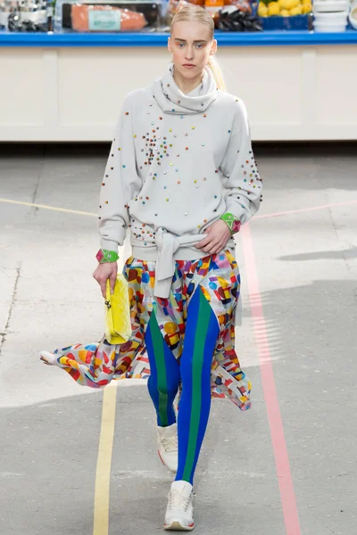 Look 32